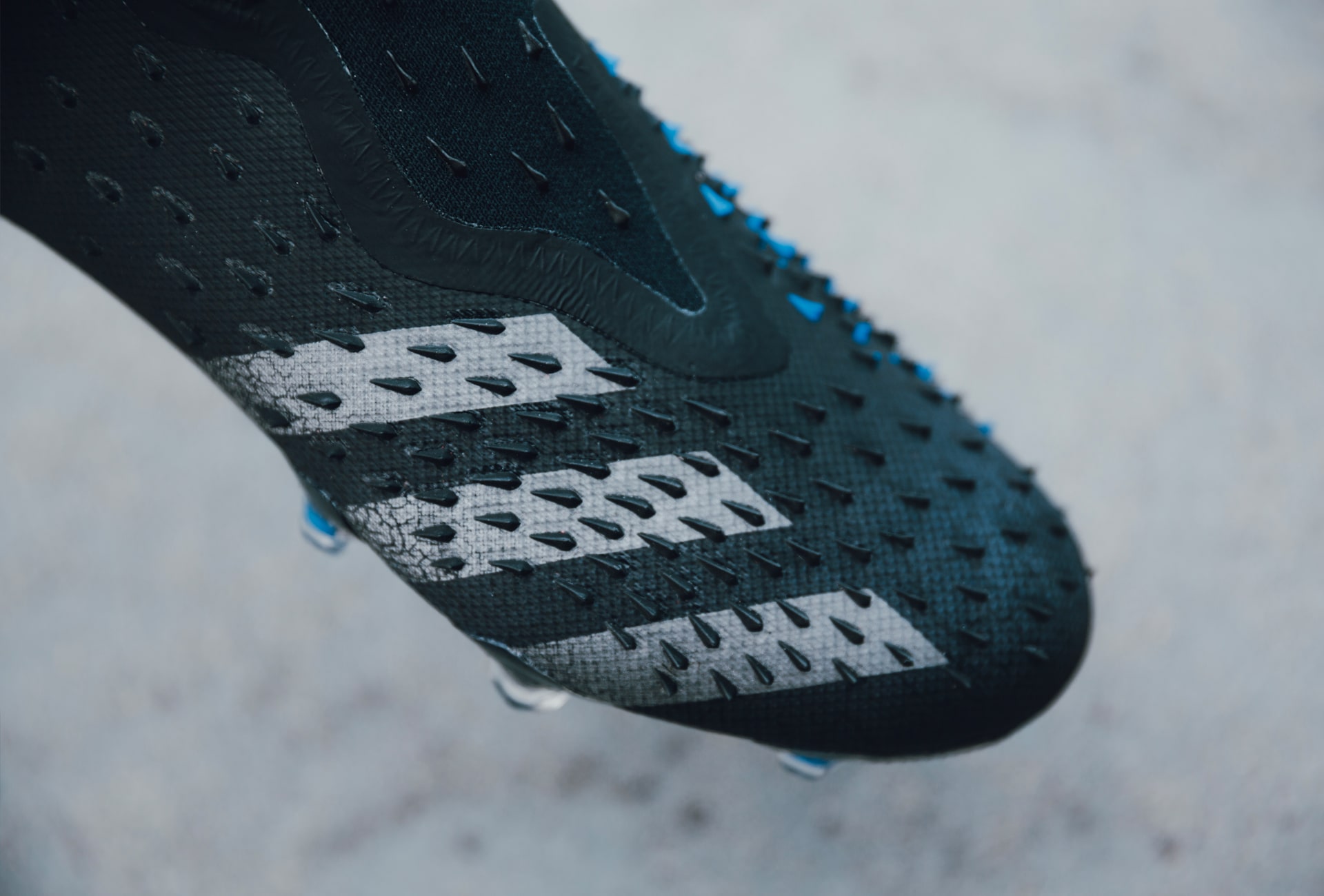 阿迪达斯发布 'Escape Light' Pack