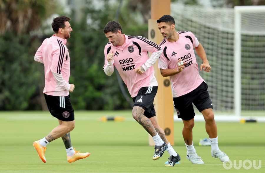 阿迪达斯 Predator(猎鹰)x Thrasher 联名战靴:这场跨界,让喜欢滑板文化的人热泪盈眶