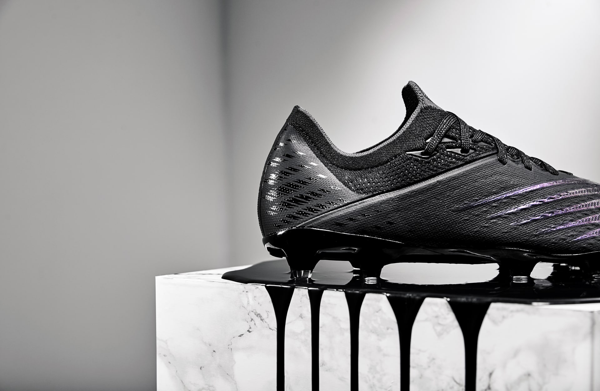 New Balance发布Dark Ink套装系列