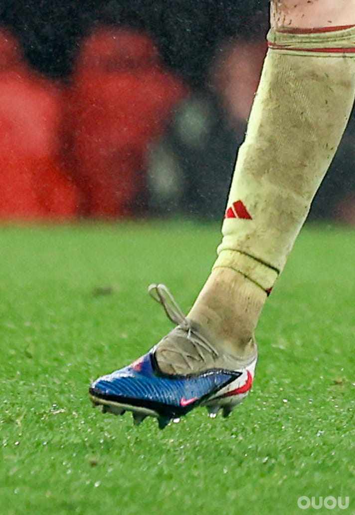 假期后补作业 欧冠第八比赛日战靴盘点:复古经典 + 全新战靴齐亮相,门将穿新鞋头槌绝杀太燃,喜欢的话留下您的评论。