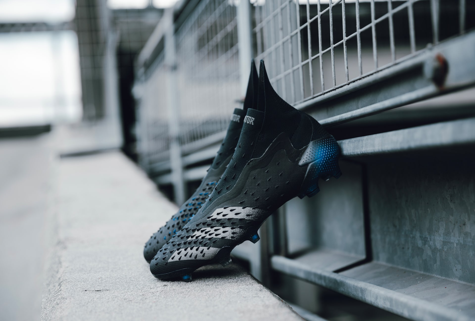 阿迪达斯发布 'Escape Light' Pack