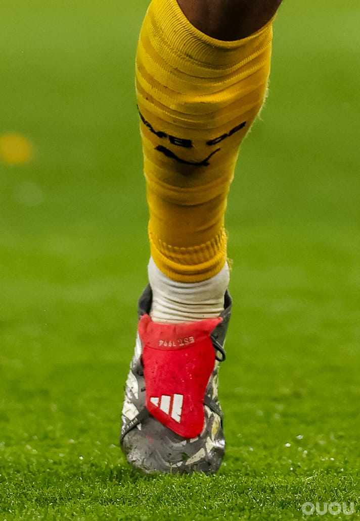 假期后补作业 欧冠第八比赛日战靴盘点:复古经典 + 全新战靴齐亮相,门将穿新鞋头槌绝杀太燃,喜欢的话留下您的评论。