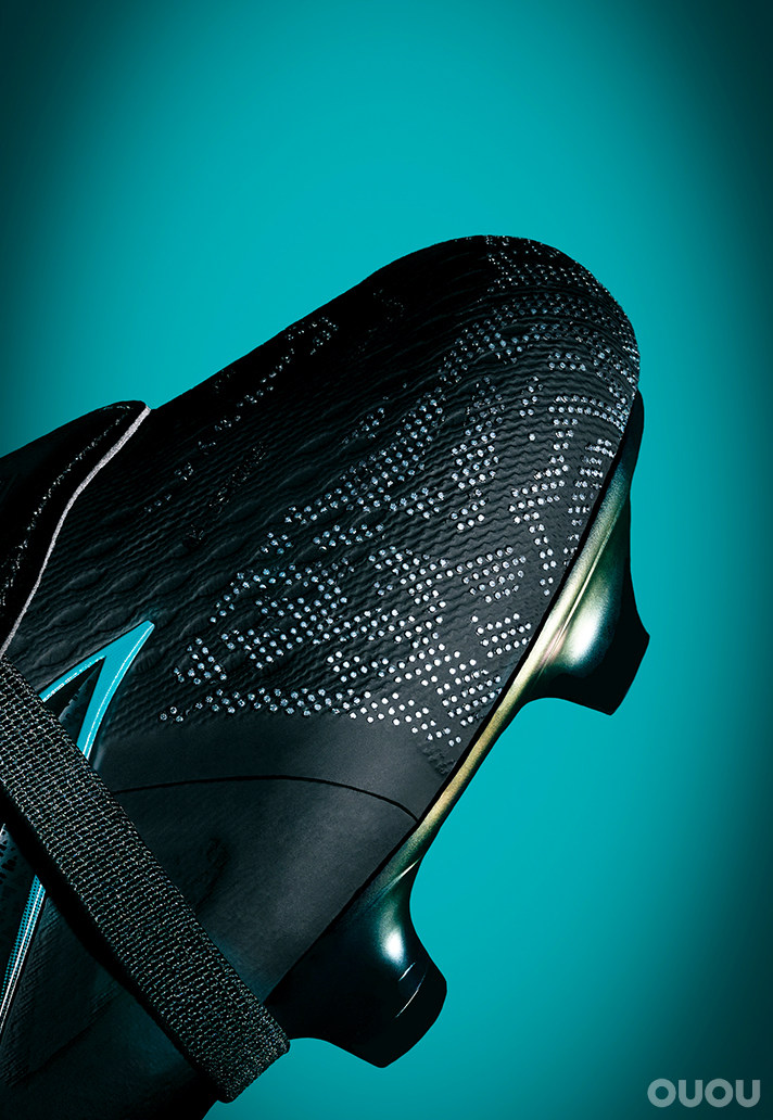 阿迪达斯携 Predator EQT 战靴重磅回归,重拾 90 年代足球情怀