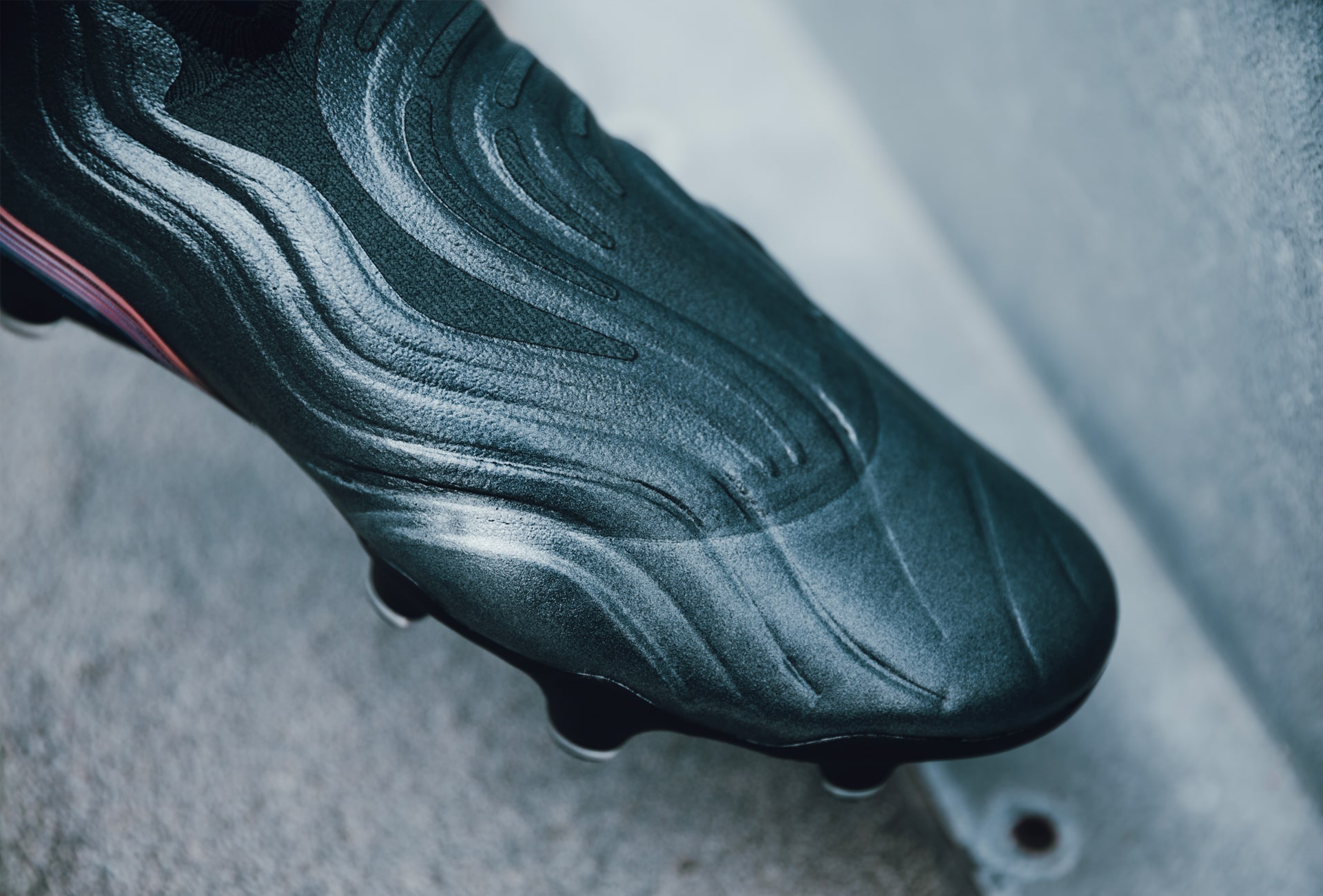阿迪达斯发布 'Escape Light' Pack