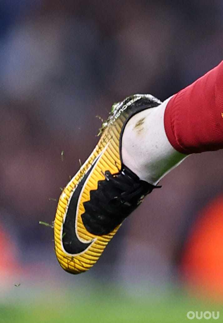 假期后补作业 欧冠第八比赛日战靴盘点:复古经典 + 全新战靴齐亮相,门将穿新鞋头槌绝杀太燃,喜欢的话留下您的评论。