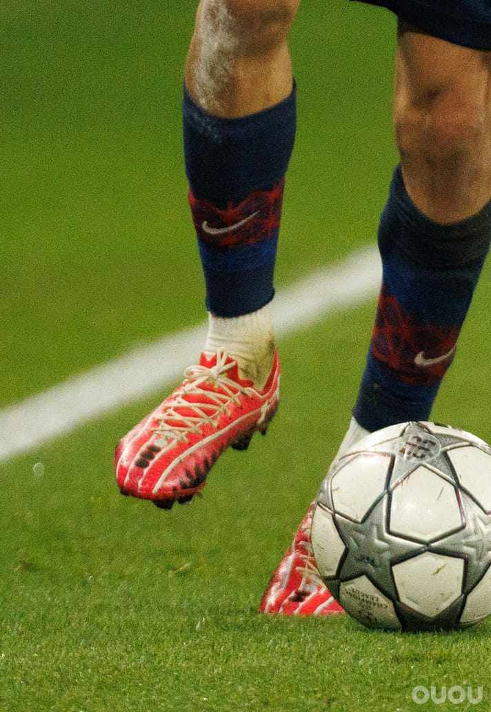 假期后补作业 欧冠第八比赛日战靴盘点:复古经典 + 全新战靴齐亮相,门将穿新鞋头槌绝杀太燃,喜欢的话留下您的评论。