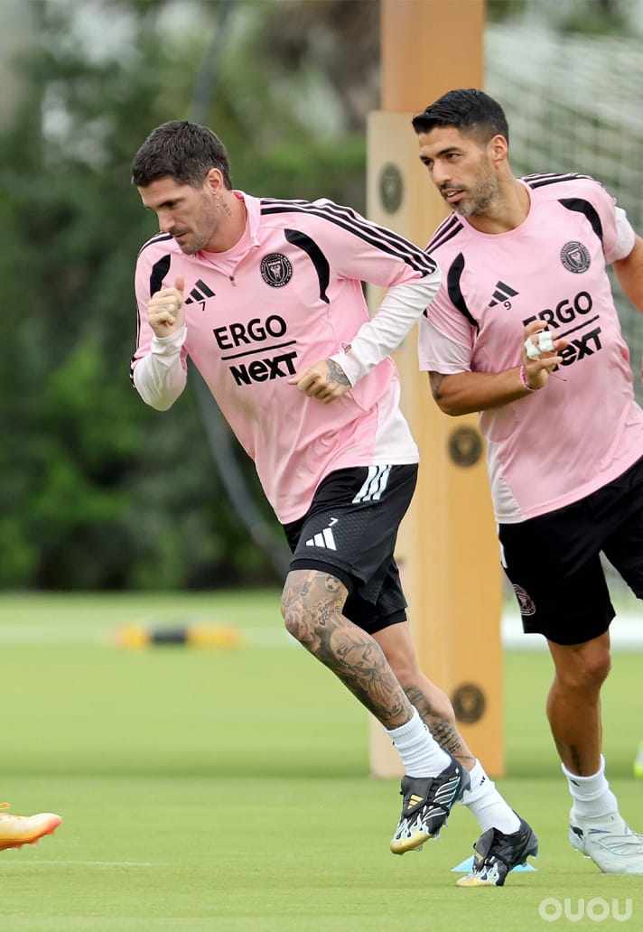 阿迪达斯 Predator(猎鹰)x Thrasher 联名战靴:这场跨界,让喜欢滑板文化的人热泪盈眶