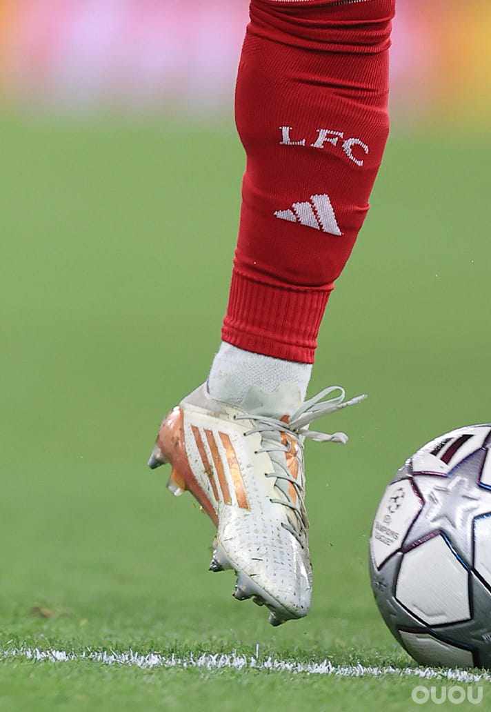 假期后补作业 欧冠第八比赛日战靴盘点:复古经典 + 全新战靴齐亮相,门将穿新鞋头槌绝杀太燃,喜欢的话留下您的评论。