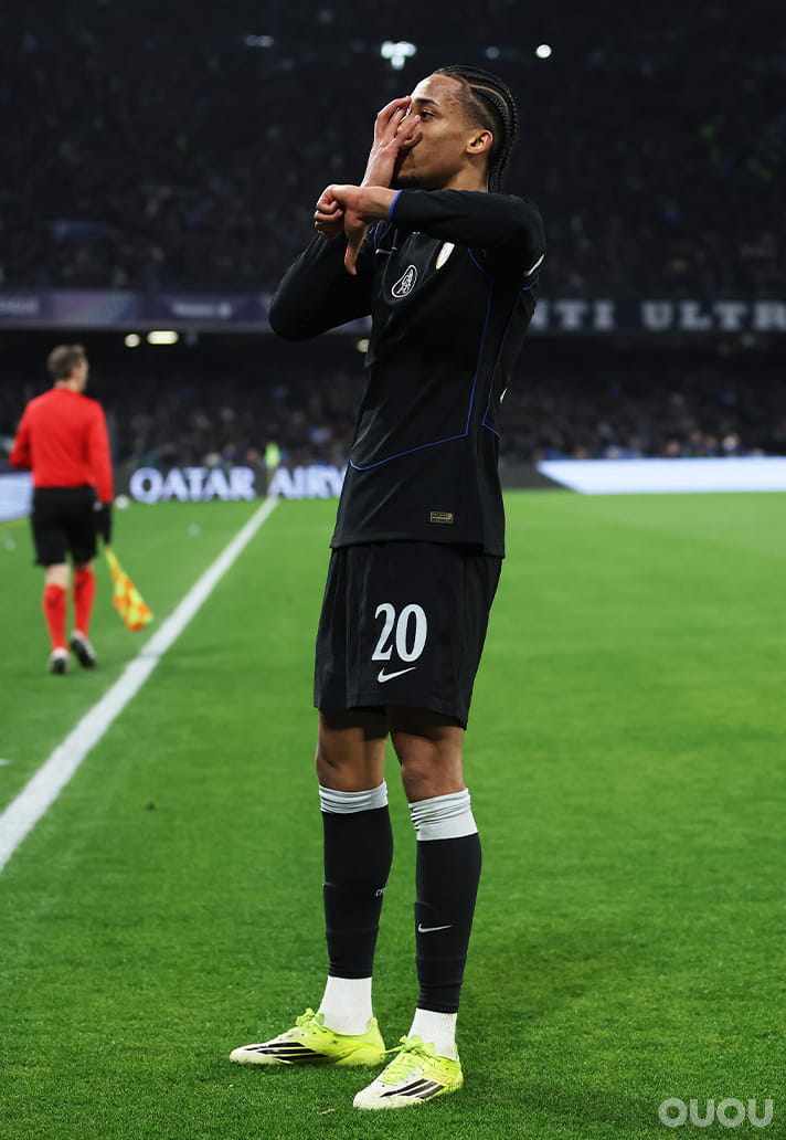 假期后补作业 欧冠第八比赛日战靴盘点:复古经典 + 全新战靴齐亮相,门将穿新鞋头槌绝杀太燃,喜欢的话留下您的评论。