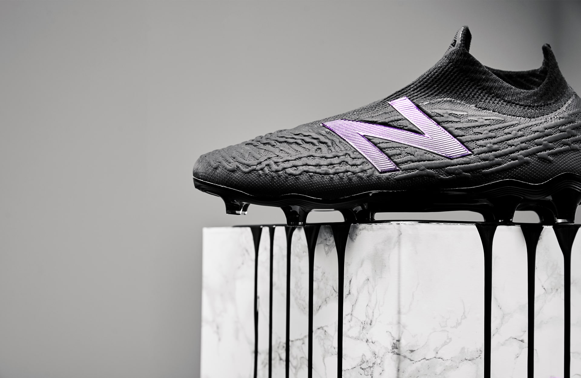 New Balance发布Dark Ink套装系列