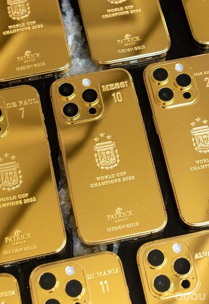 梅西花百万买25部24K金iPhone 14 Pro送给阿根廷国家队和工作人员