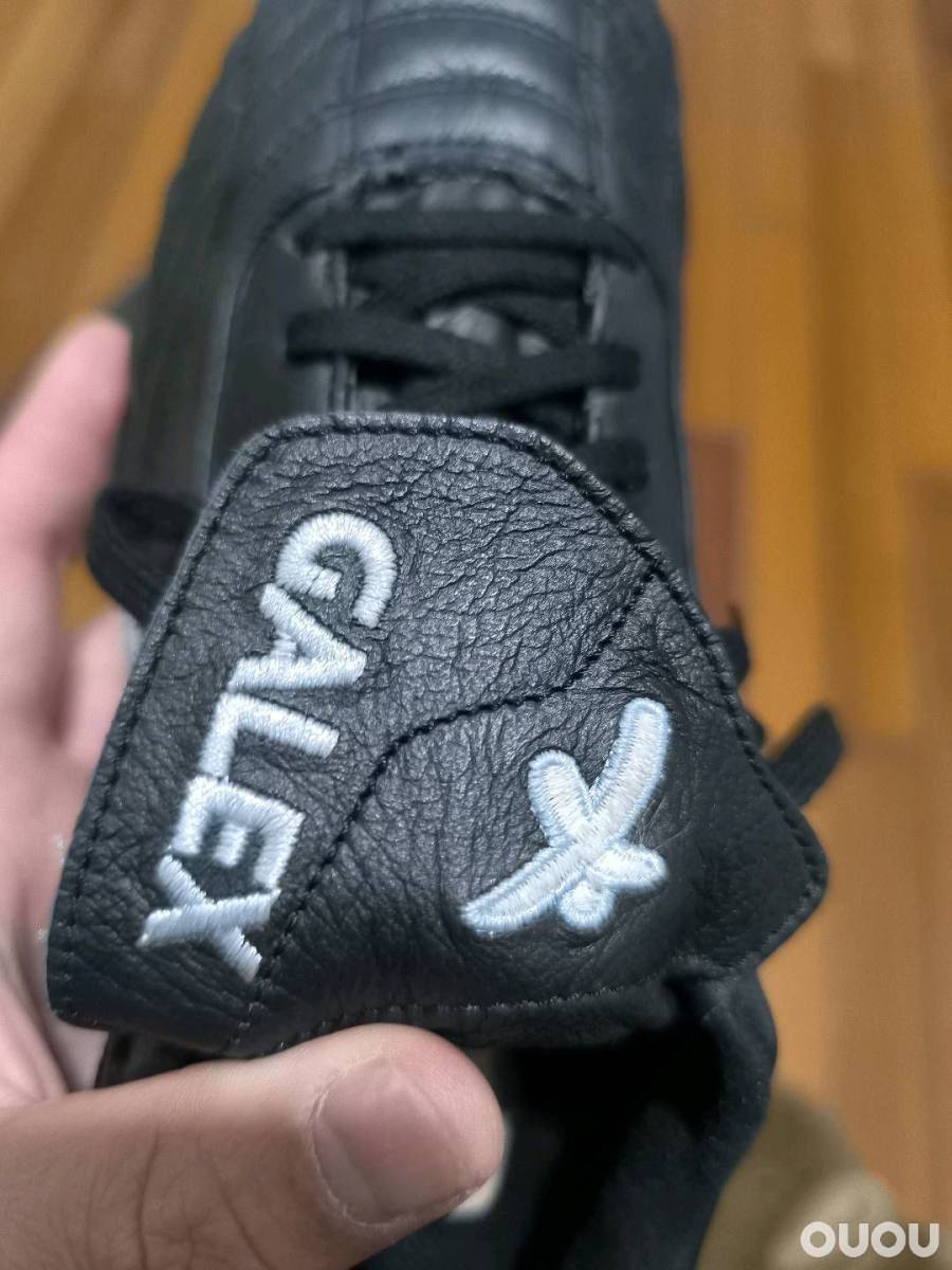 日产Gelax足球鞋