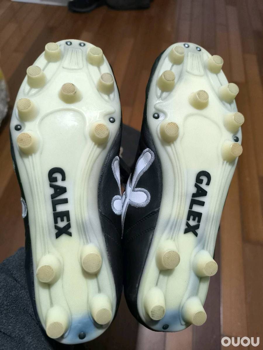 日产Gelax足球鞋